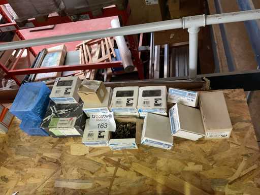 16 x dozen schroeven