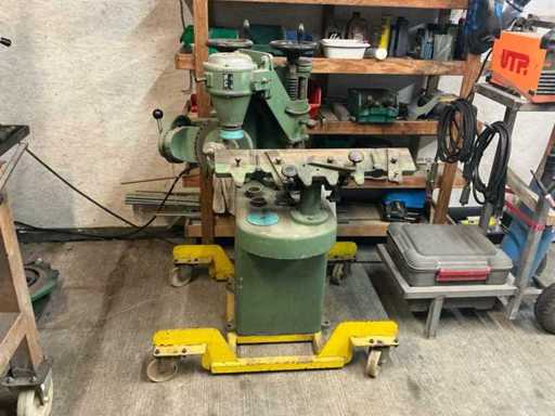 Chuet Tool Milling Machine