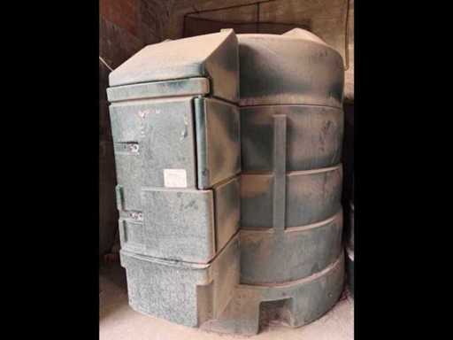 2004 Titan FM5000 Doppelwandiger Kraftstofftank