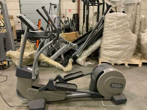 Technogym excite synchro visioweb elliptical Crosstrainer
