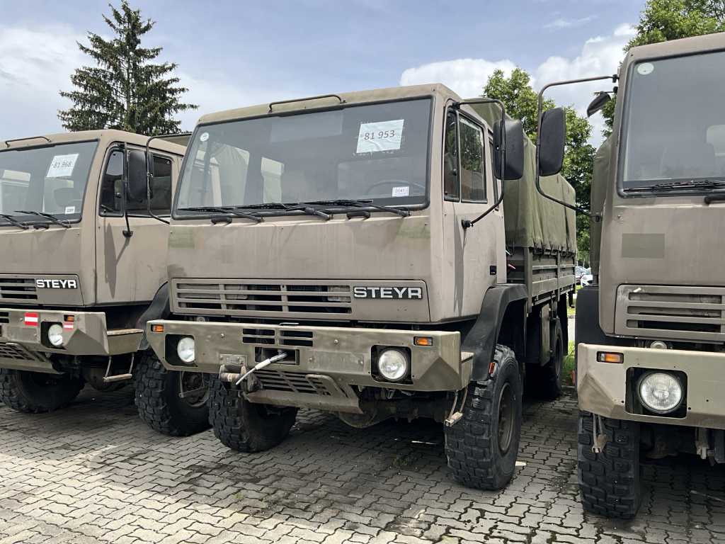 Pojazd wojskowy Steyr 12M18 z 1988 roku