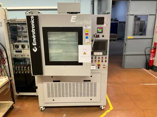 2014 ENVIROTRONICS EH18 Klimaatkamer / vochtigheidskamer