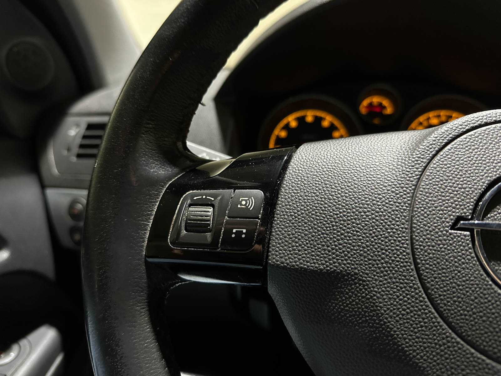 Opel Astra GTC 1.8 Cosmo 140pk 2009 (Origineel-NL), 16-JDN-1