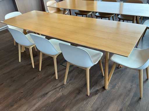 Muuto Dining Table + 8 chairs (white)