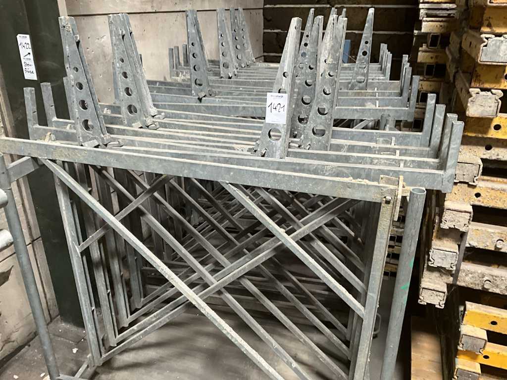 Batch of scaffolding material in 3 barelles
