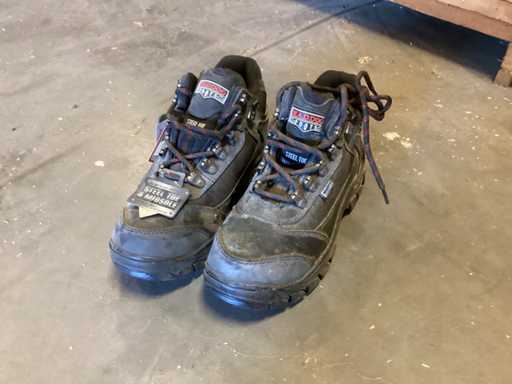 S3 Work Shoes Size 41 Maddog safety