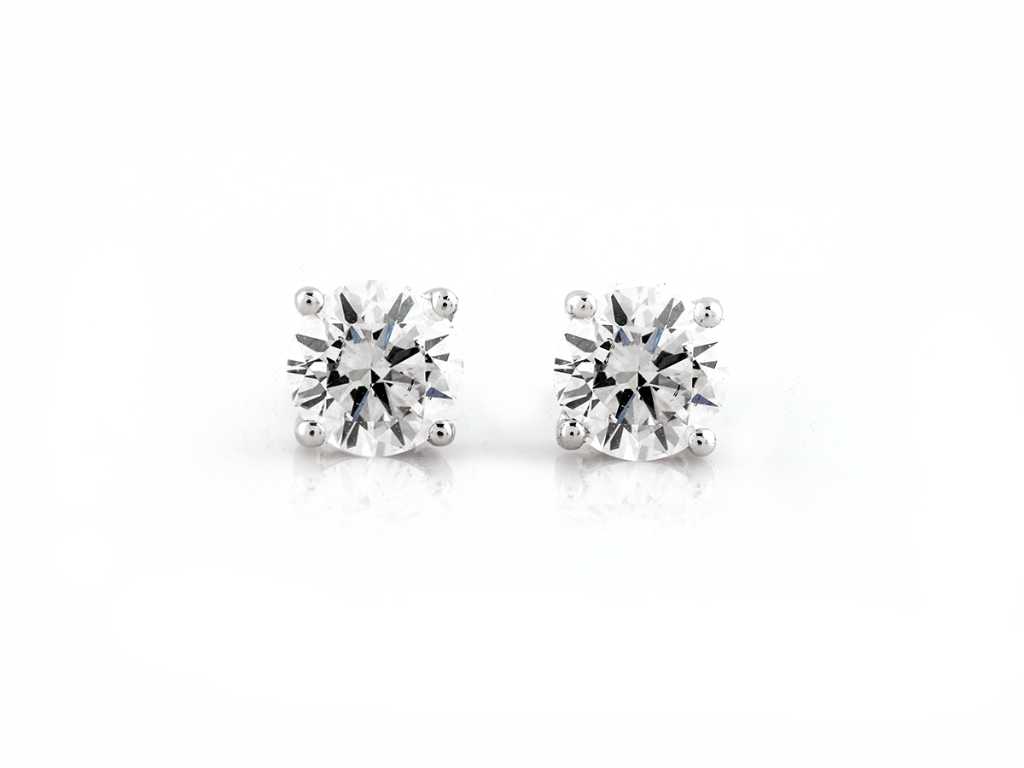 14 KT White gold Earring With 1.05Cts Lab Grown Diamond