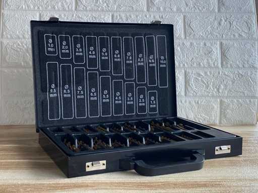 Satz von 170 Bohrern