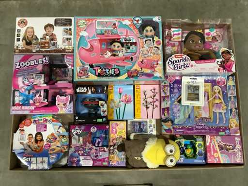 Jucăriile includ Lego, Star Wars și Pokémon