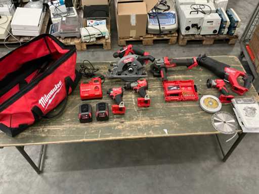 Divers outils sans fil de Milwaukee Fuel