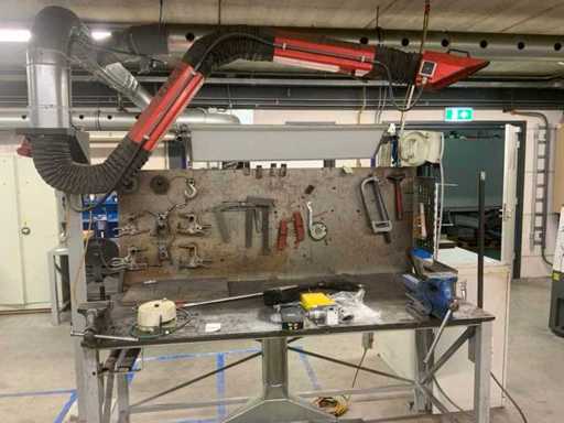 Bancă de lucru cu extracție flexibilă