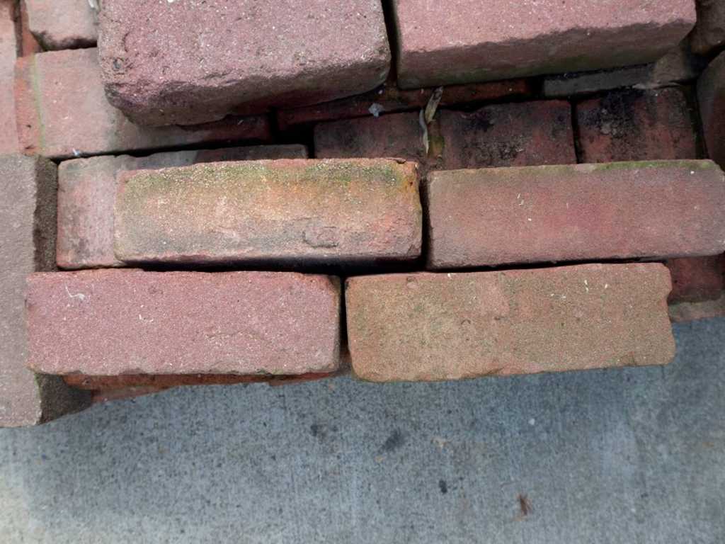 Old baked bricks 0,7m²