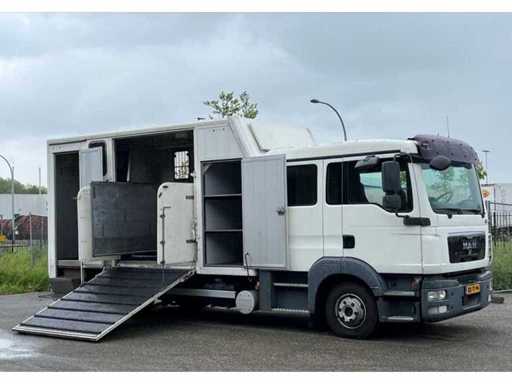 Trucks, trailers, be-trucks trailers, forklifts and parts.