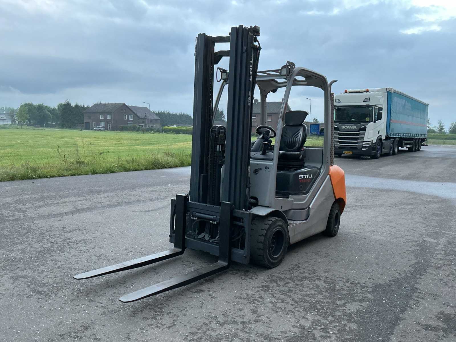 Still RX70-35 Forklift