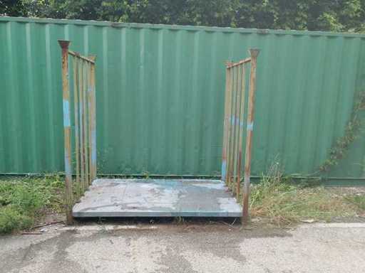 Ijzeren pallet met gegalvaniseerd bovenblad
