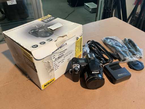 Nikon Coolpix 5700 Digital still camera