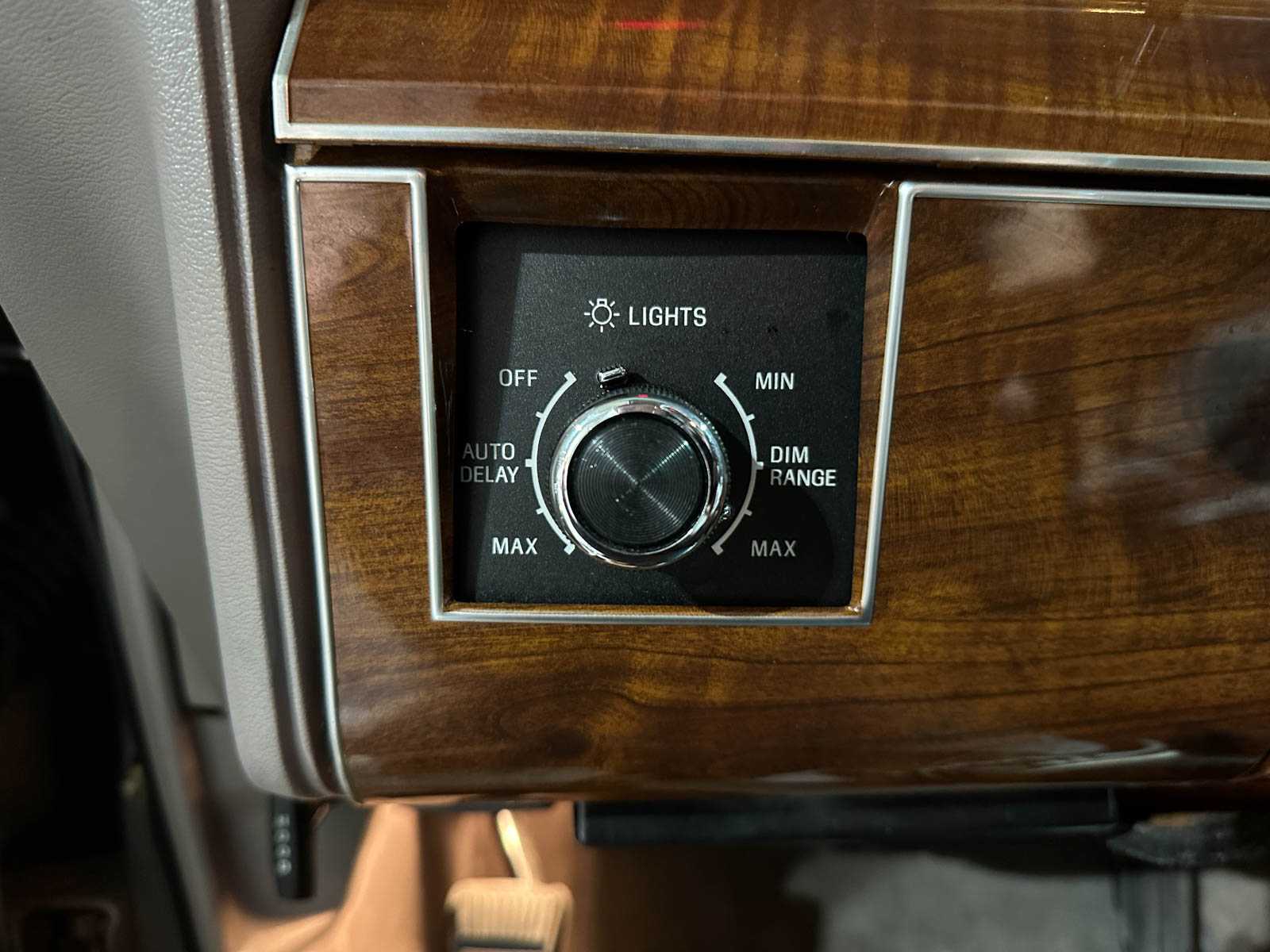 Lincoln Town Car 4.9 V8 Signature SD 160pk 1989, K-946-BX