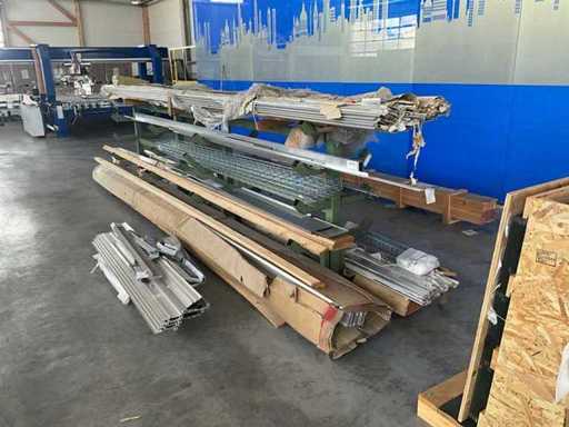 Aluminium profiles and metal stocks including shelves
