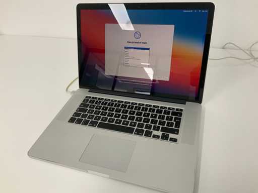 Apple A1398 15-calowy laptop MacBook Pro MGXA2N/A