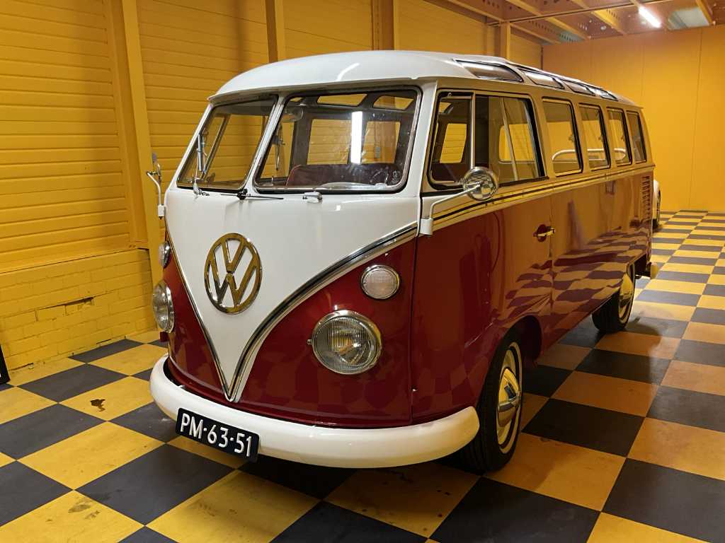 Autobus Volkswagen T1 z 1965 roku