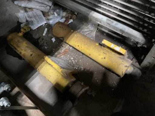 Cylindre hydraulique (2x)