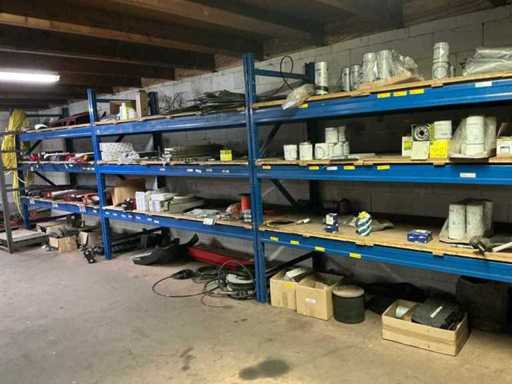 Lot de piese pentru camion