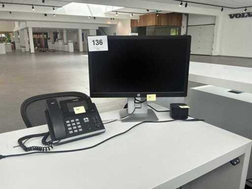 Écran PC, clavier, imprimante et téléphone