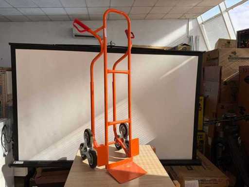 TREPPENSTEIGENDE SACK-LKW 