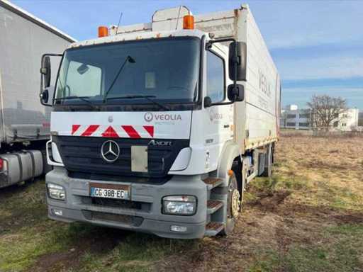 Mercedes-Benz Atego boxtruck met achterlift