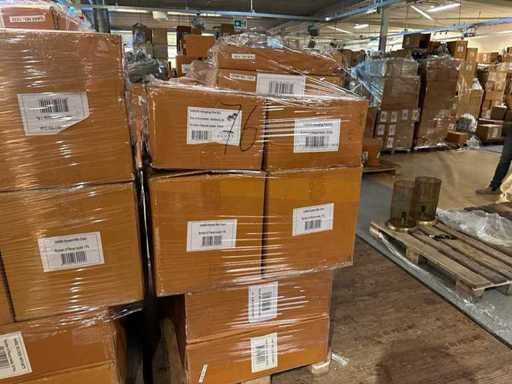 Décoration de fête, valeur de vente au détail 2 700 €