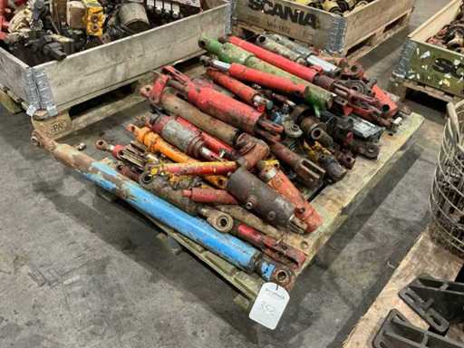 Various hydraulic cylinders