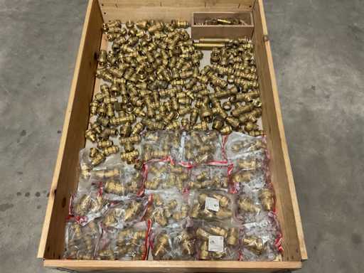 Lot of brass fittings