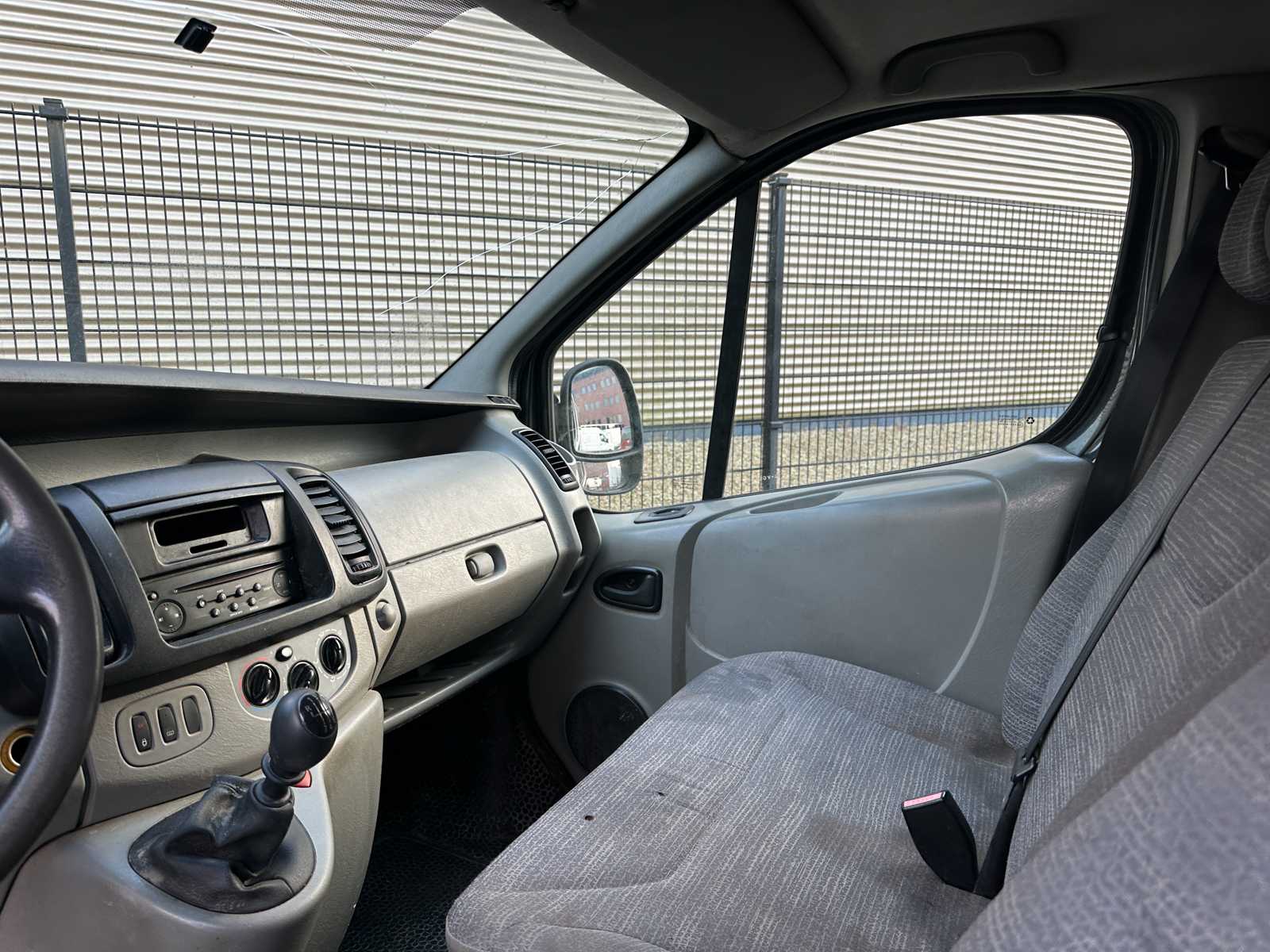 Renault Trafic 2.0 dCi T27 L1H1 Générique 114pk 2010, 4-VGG-31