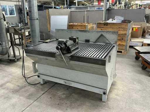 Établi pneumatique avec étau et extraction