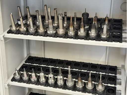   30 pcs HSK-A63 tool holders with tools