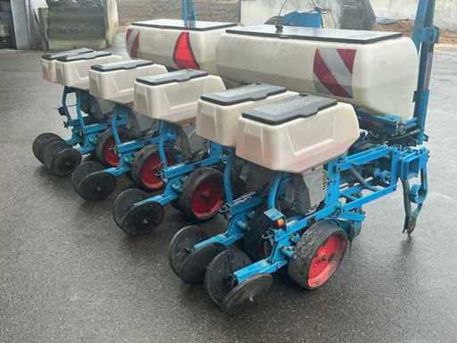 Monosem NG plus 6R Mounted maize seeder