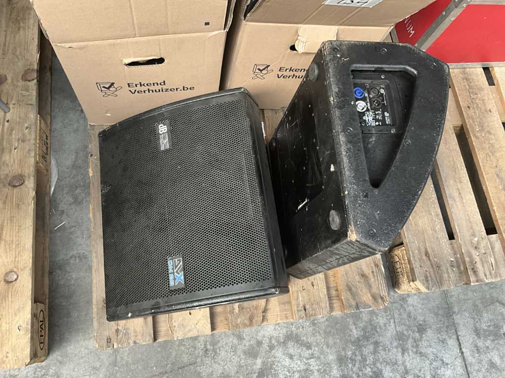 2x Floor monitor speaker