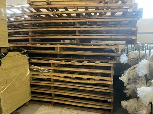 Wooden pallets - various sizes (13x)