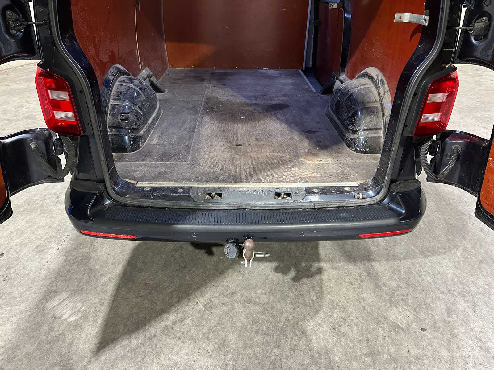 Volkswagen Transporter 2.0 TDI L2H1 