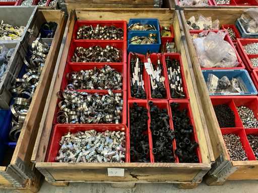 Batch of fasteners and couplings