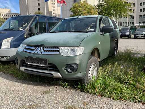 Vehicul Mitsubishi L200 Army 2015