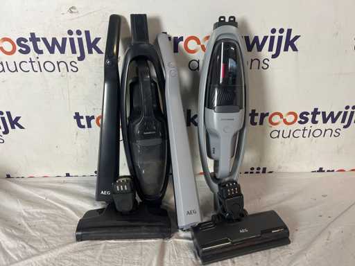 AEG AS52AB18BN Animal 5000 - Steelstofzuiger draadloos - Zonder zak - Dierenhaar + AEG AS31CB18GG Clean 3000 - Steelstofzuiger draadloos - Zonder zak
