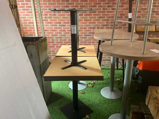 Terrace table + matching chairs (7x)
