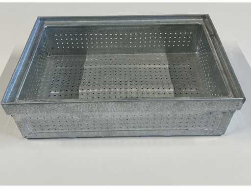 Metall-Lochkisten (90x)