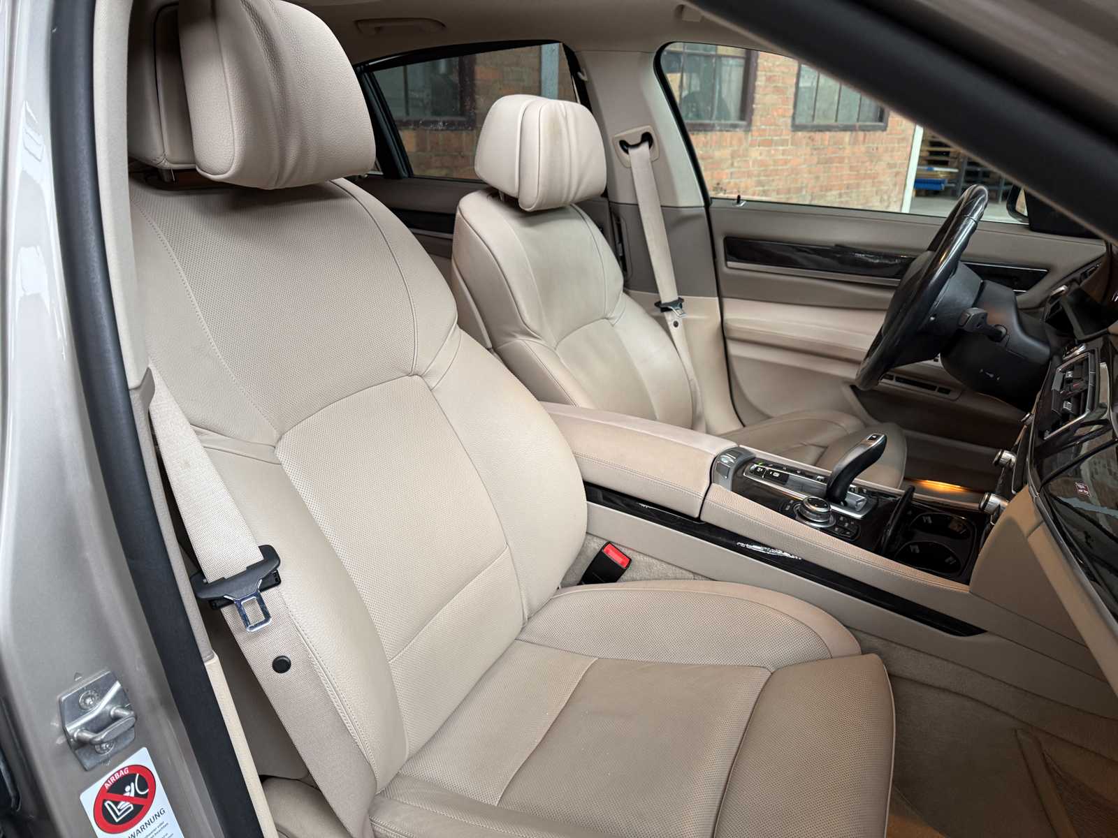 BMW 750i xDrive High 4.4 V8 Executive 408pk 2010 7-Serie, L-524-ZV