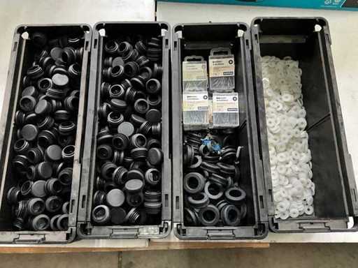 Assorti diverse bevestigingsmaterialen in stapelbare bak