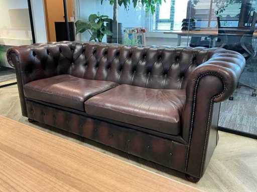 Divano doppio stile Chesterfield