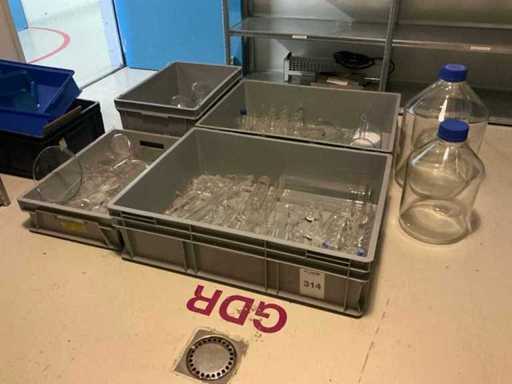 Laboratory glassware