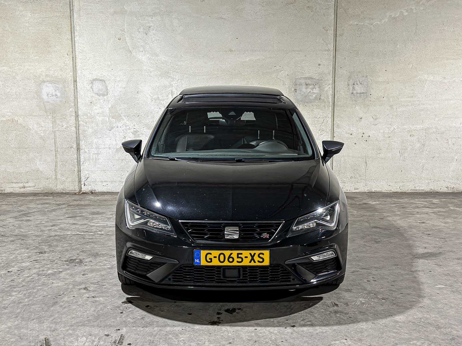 SEAT Leon 1.5 TSI FR Ultimate Edition Black 150pk 2020 AUTOMAAT (Origineel-NL), G-065-XS