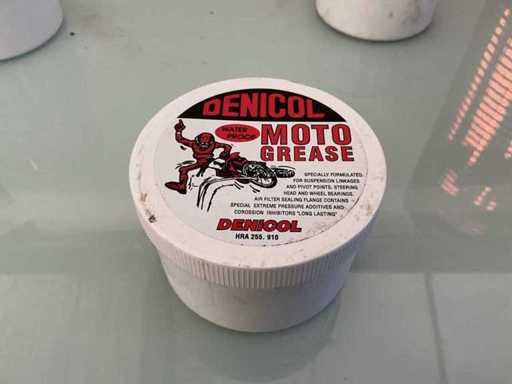 Uniwersalny smar smarujący silniki